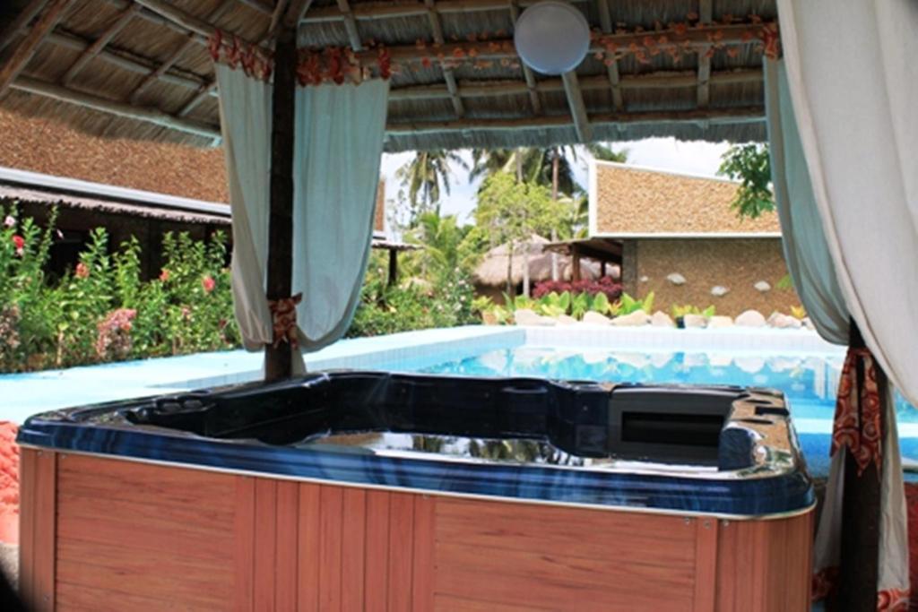 Cooper'S Beach Resort Lucbuan Zewnętrze zdjęcie
