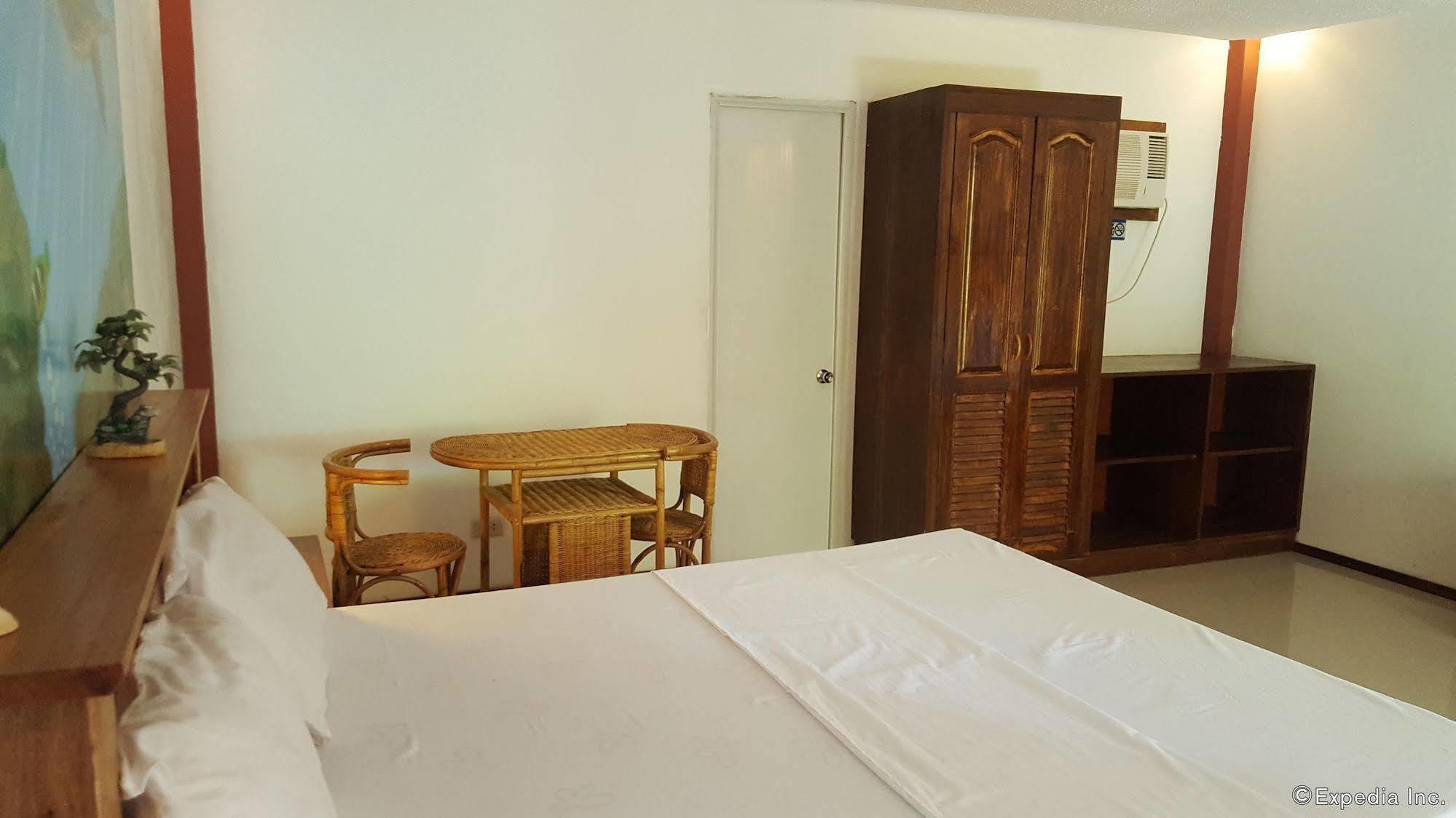Cooper'S Beach Resort Lucbuan Zewnętrze zdjęcie