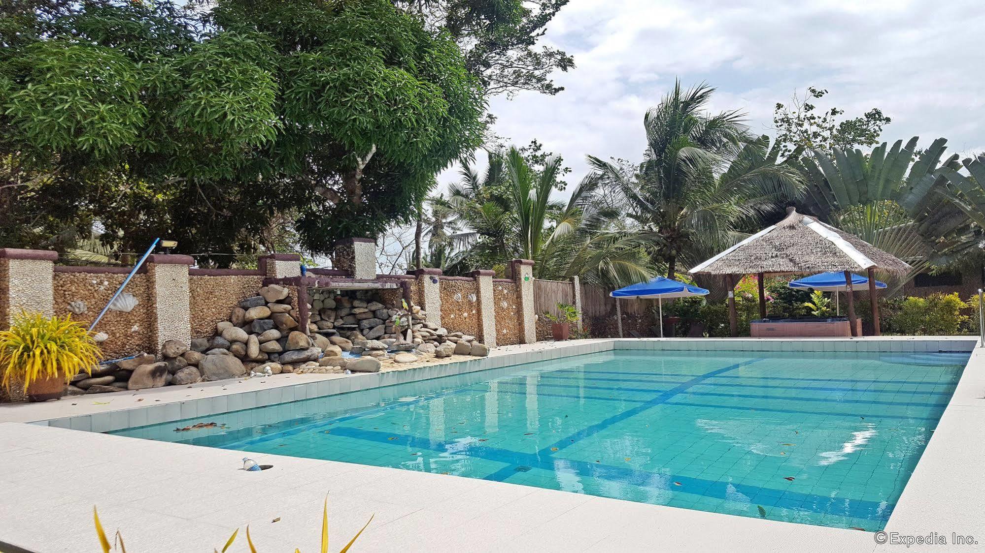 Cooper'S Beach Resort Lucbuan Zewnętrze zdjęcie